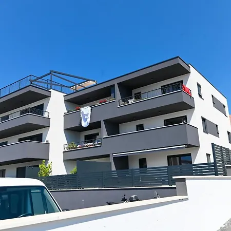 Διαμέρισμα Laura, Free Parking, Balcony, 4 Ppl Τρογκίρ