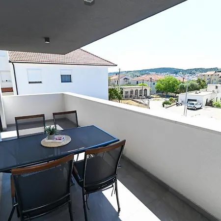 Laura, Free Parking, Balcony, 4 Ppl Διαμέρισμα Τρογκίρ