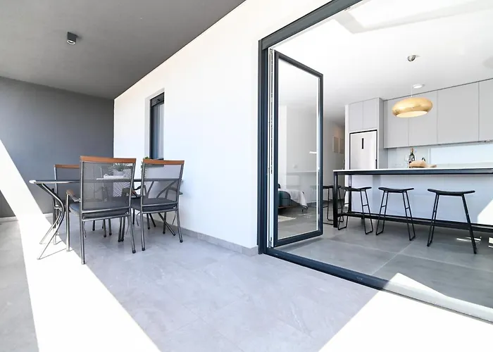 Laura, Free Parking, Balcony, 4 Ppl *