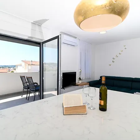 Laura, Free Parking, Balcony, 4 Ppl Trogir