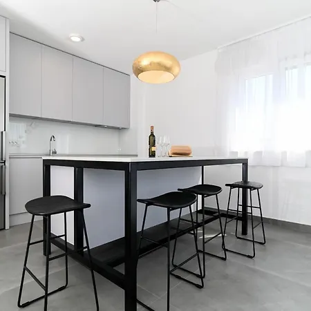 Laura, Free Parking, Balcony, 4 Ppl Apartman *